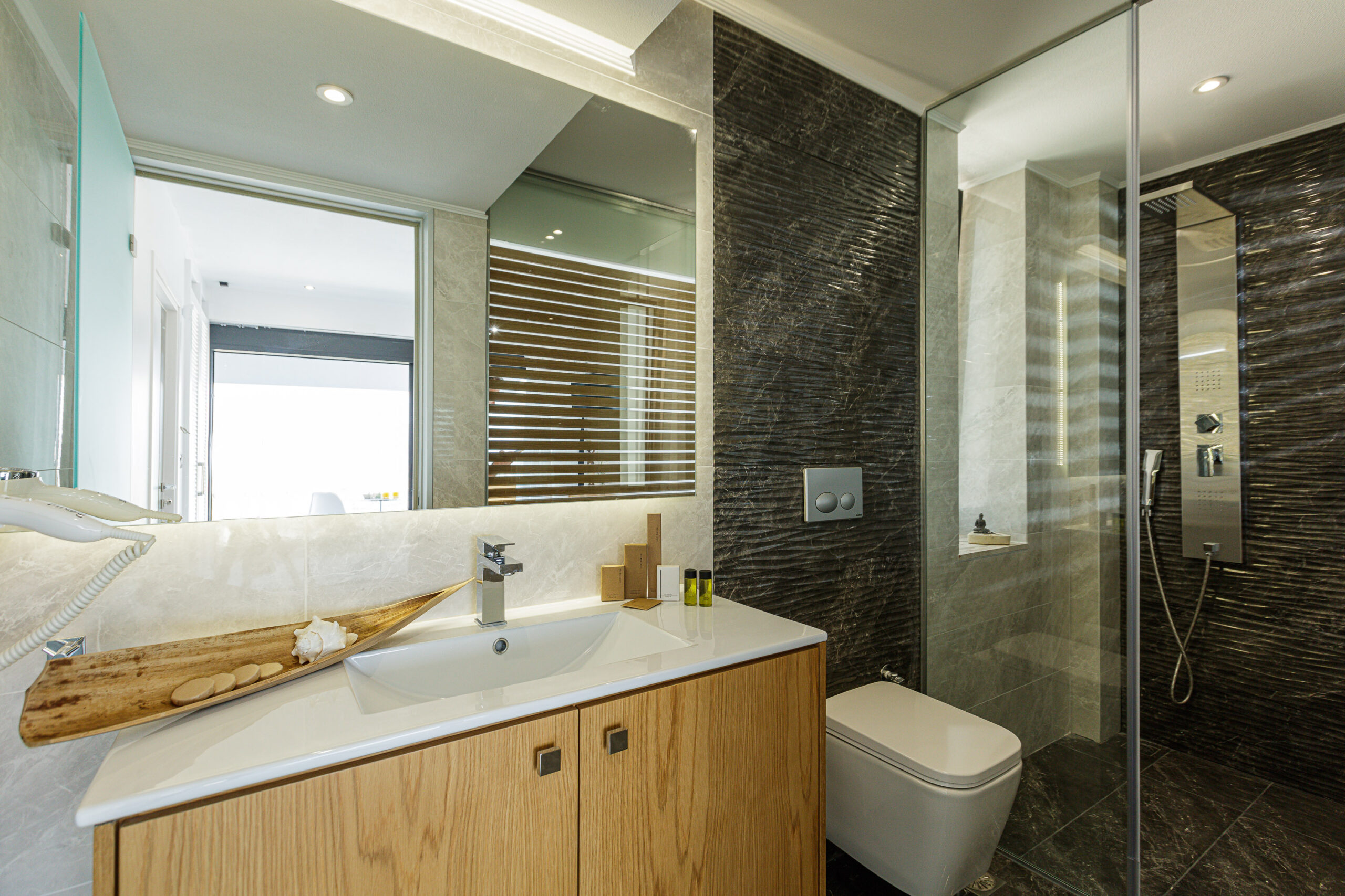 692118c8243bbf912631aab936d525c6